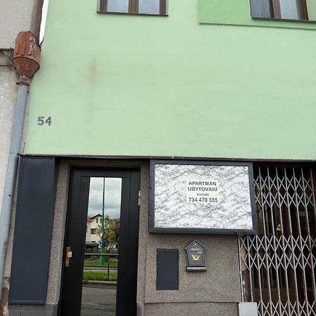 Apartman V Rodinnem Dome Jaroměř Esterno foto