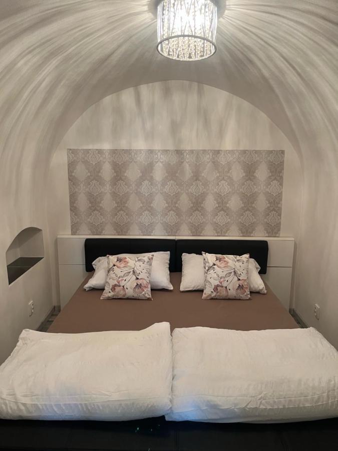 Apartman V Rodinnem Dome Jaroměř Esterno foto