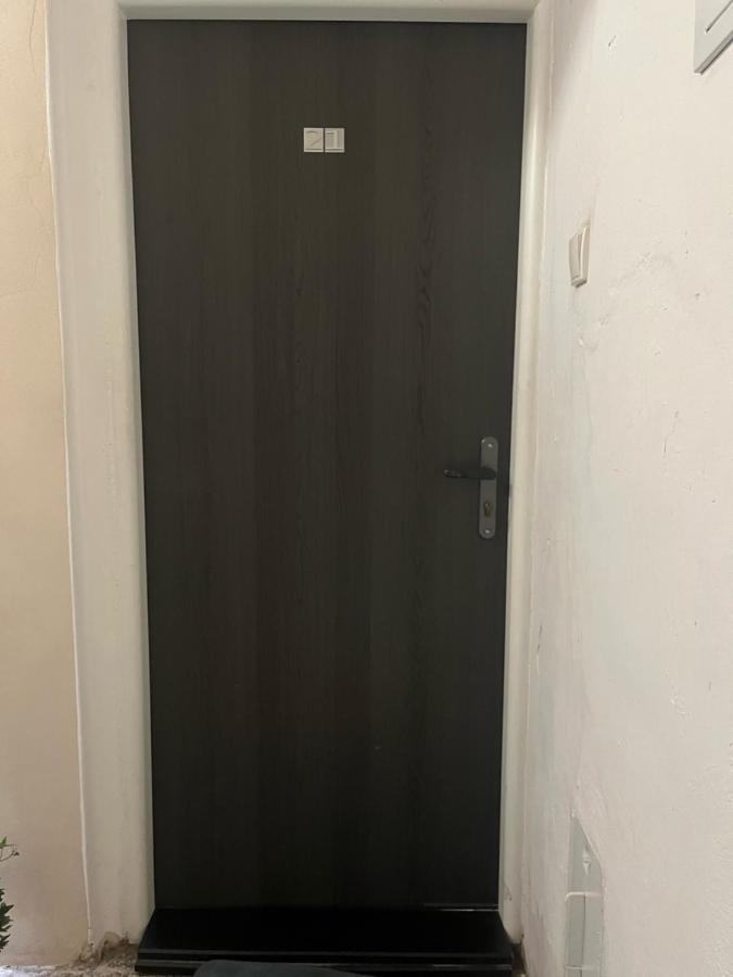 Apartman V Rodinnem Dome Jaroměř Esterno foto