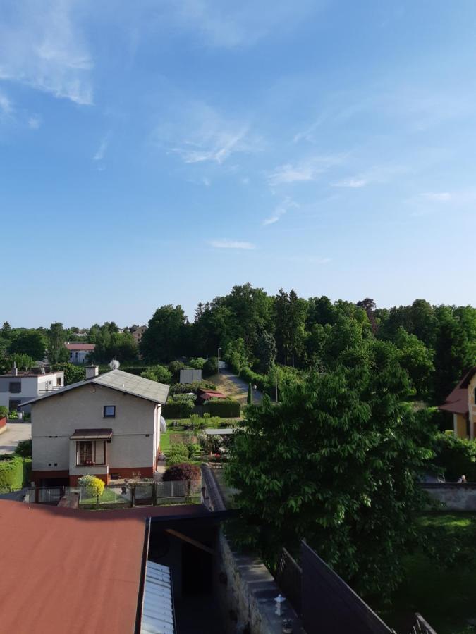 Apartman V Rodinnem Dome Jaroměř Esterno foto