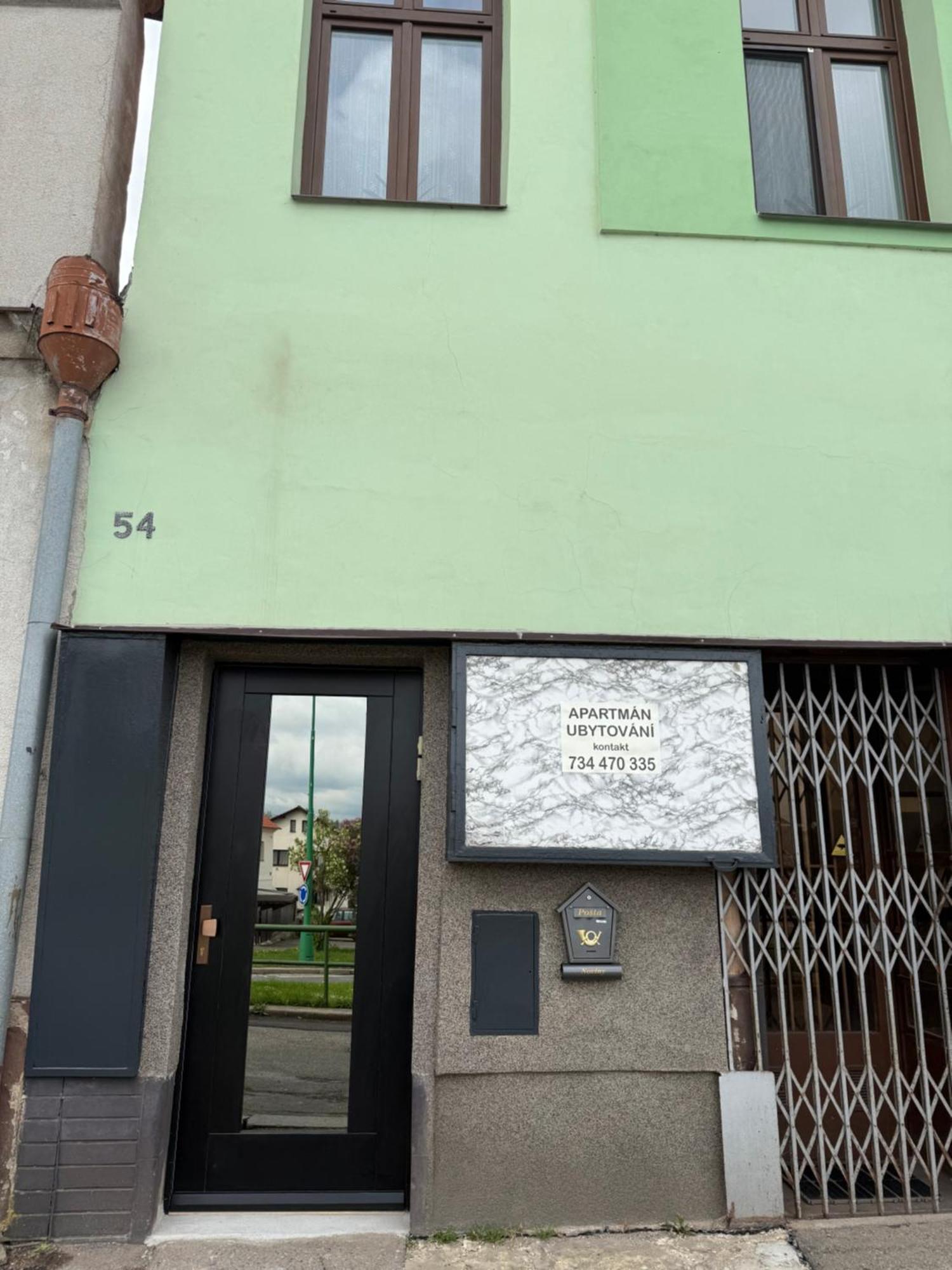 Apartman V Rodinnem Dome Jaroměř Esterno foto